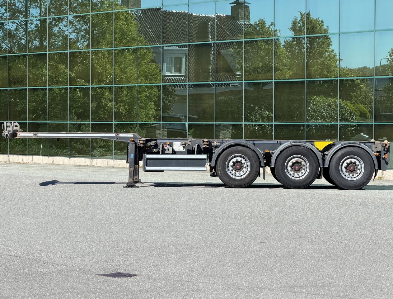 Renders F08FJ3HWSA 3Dfcst Lift Axle Disc Brakes 20-30-40-45 FT. Middel + Back Slider NL-Trailer - Portacontenedore/ Intercambiable semirremolque: foto 2 Renders F08FJ3HWSA 3Dfcst Lift Axle Disc Brakes 20-30-40-45 FT. Middel + Back Slider NL-Trailer - Portacontenedore/ Intercambiable semirremolque: foto 2