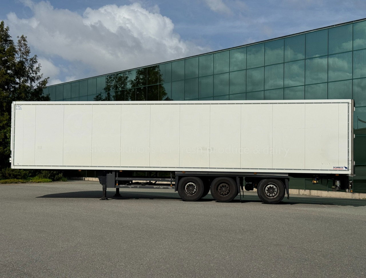Schmitz Cargobull 3-AS Stuuras Carrier Vector 1550 Gegalvaniseerd Chassis Nieuwe APK Zeer Goede Banden TOP Staat NL Trailer - Frigorífico semirremolque: foto 2 Schmitz Cargobull 3-AS Stuuras Carrier Vector 1550 Gegalvaniseerd Chassis Nieuwe APK Zeer Goede Banden TOP Staat NL Trailer - Frigorífico semirremolque: foto 2