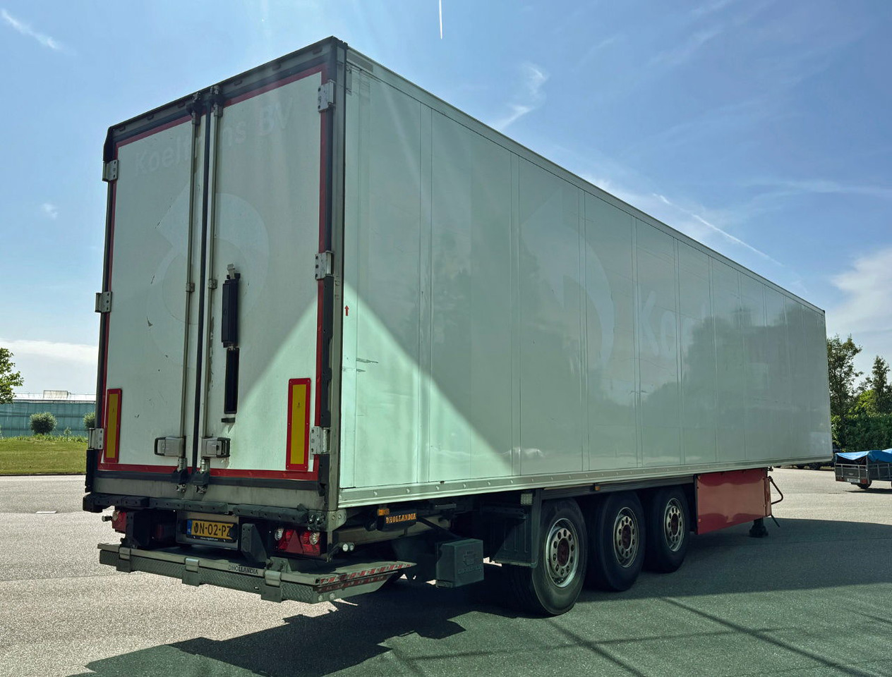 Schmitz Cargobull SCBS3B 270 CM High Flower Wide Liftaxle Tail Lift NL Trailer 6 - Frigorífico semirremolque: foto 5 Schmitz Cargobull SCBS3B 270 CM High Flower Wide Liftaxle Tail Lift NL Trailer 6 - Frigorífico semirremolque: foto 5