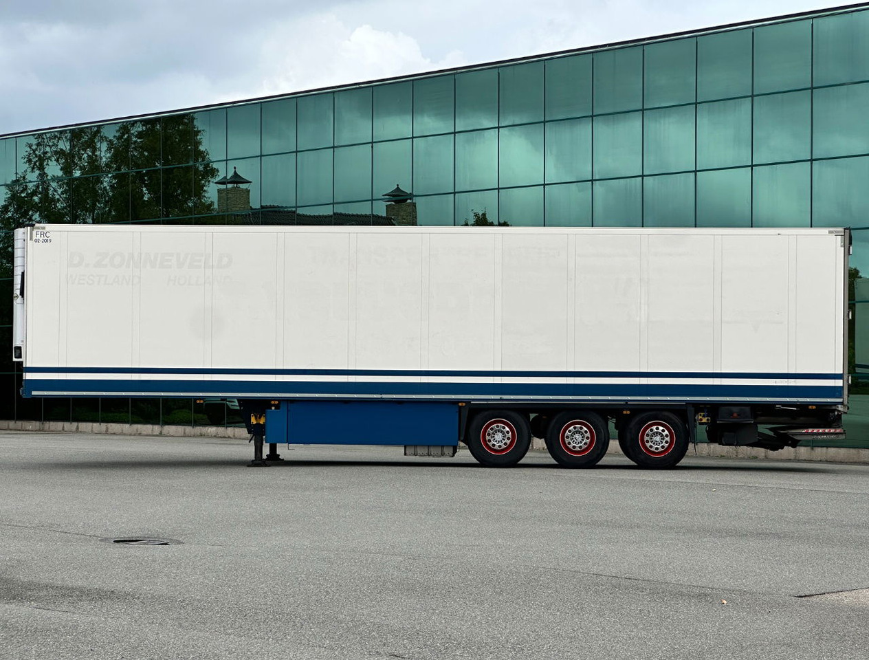 Schmitz Cargobull SCBS3B Carrier Vector 1550 Only 3367 Engine Hours Flowerwide 270 CM High Inside Lift Axle Tail Lift - Frigorífico semirremolque: foto 2 Schmitz Cargobull SCBS3B Carrier Vector 1550 Only 3367 Engine Hours Flowerwide 270 CM High Inside Lift Axle Tail Lift - Frigorífico semirremolque: foto 2