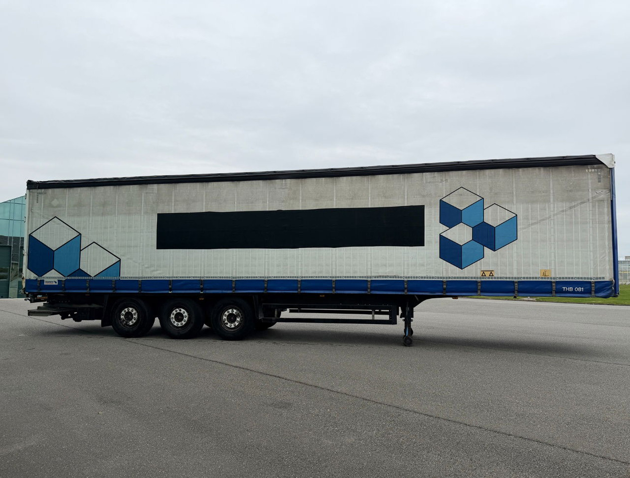 Schmitz Cargobull SCBS3T Disc Brakes Galvanised Chassis 2.000 KG Lift NL Trailer - Semirremolque lona: foto 5 Schmitz Cargobull SCBS3T Disc Brakes Galvanised Chassis 2.000 KG Lift NL Trailer - Semirremolque lona: foto 5