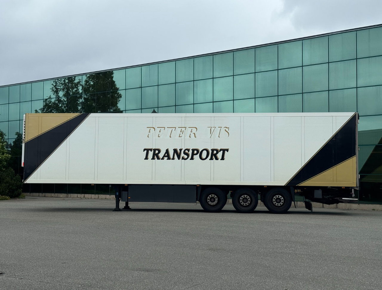 Schmitz Cargobull SKO24 Thermo King SL200e Only 8.900 Hours 270 CM High 250 CM Wide Disc Brakes Lift Axle NL Trailer - Frigorífico semirremolque: foto 2 Schmitz Cargobull SKO24 Thermo King SL200e Only 8.900 Hours 270 CM High 250 CM Wide Disc Brakes Lift Axle NL Trailer - Frigorífico semirremolque: foto 2