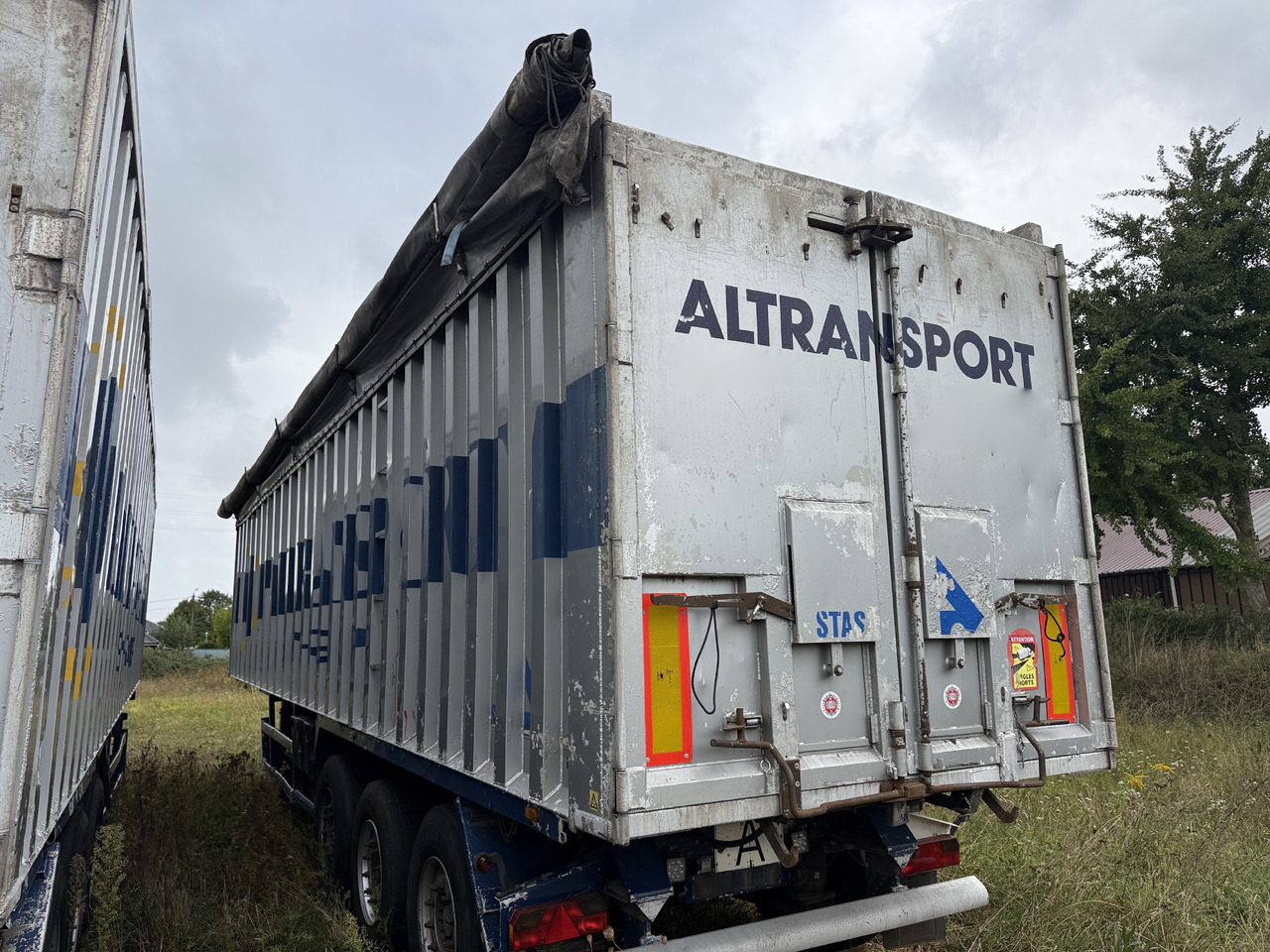 STAS 67m3 ADR classes EX II. FL. OX. AT - Volquete semirremolque: foto 3 STAS 67m3 ADR classes EX II. FL. OX. AT - Volquete semirremolque: foto 3