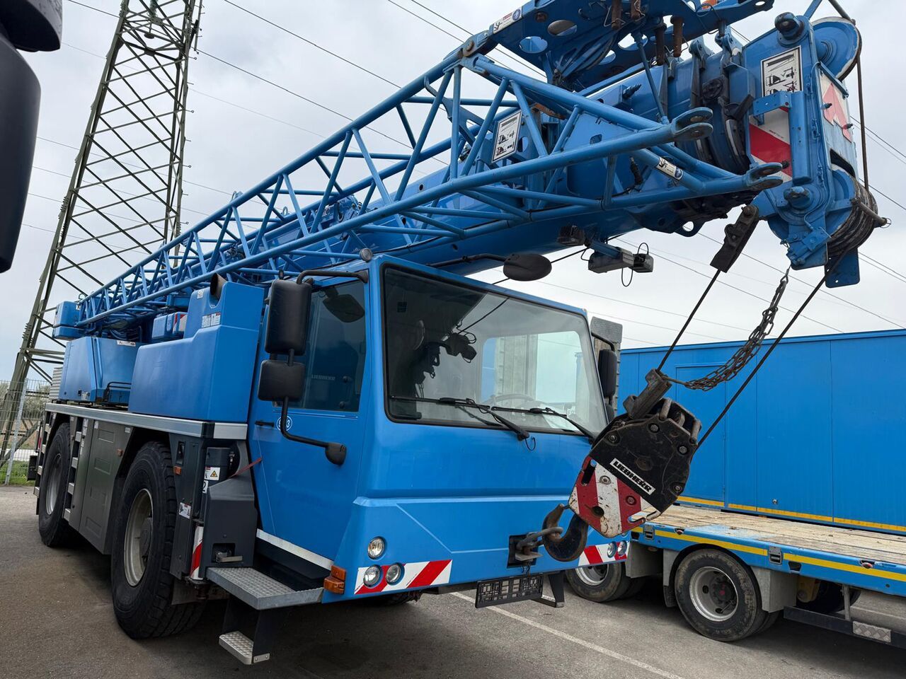 LIEBHERR LTM 1030-2.1 - Autogrúa: foto 1 LIEBHERR LTM 1030-2.1 - Autogrúa: foto 1