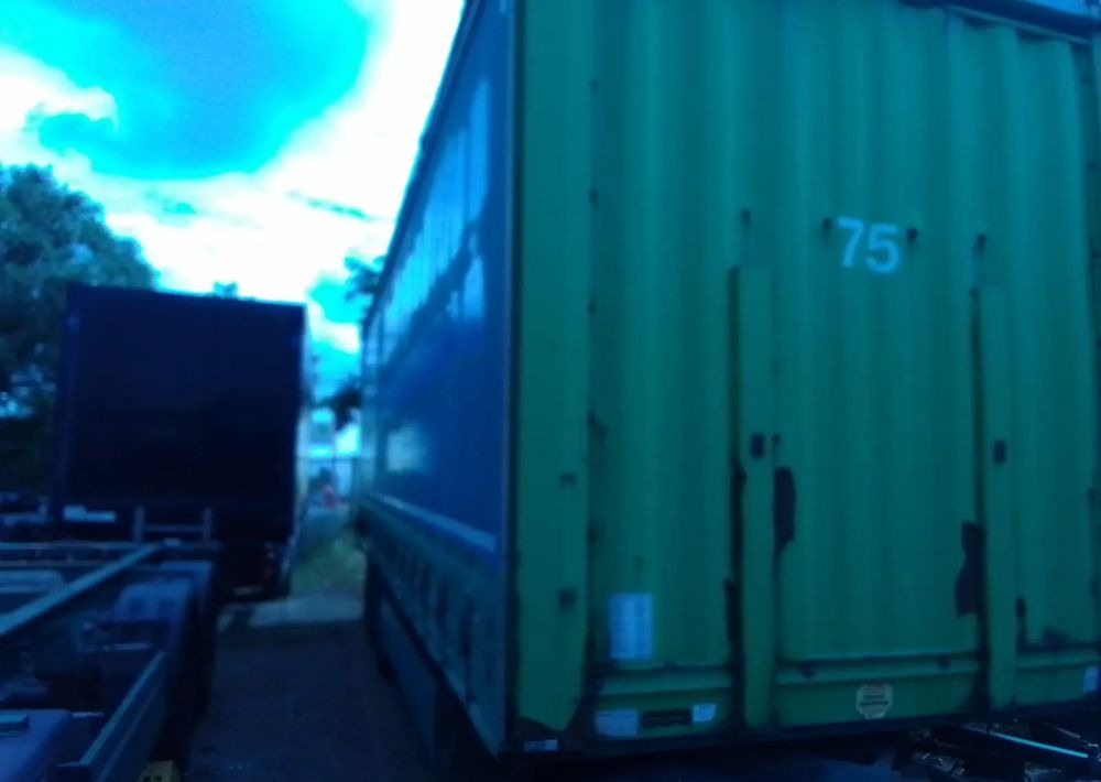 Krone Przyczepa 3 osie Firanka - Remolque con toldo: foto 4 Krone Przyczepa 3 osie Firanka - Remolque con toldo: foto 4