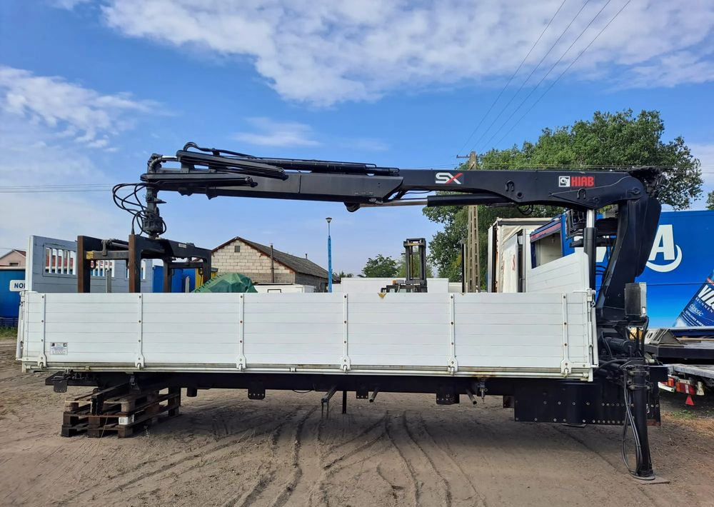 Mercedes-Benz Urządzenie dźwigowe HIAB XS122 - Volquete camión: foto 1 Mercedes-Benz Urządzenie dźwigowe HIAB XS122 - Volquete camión: foto 1