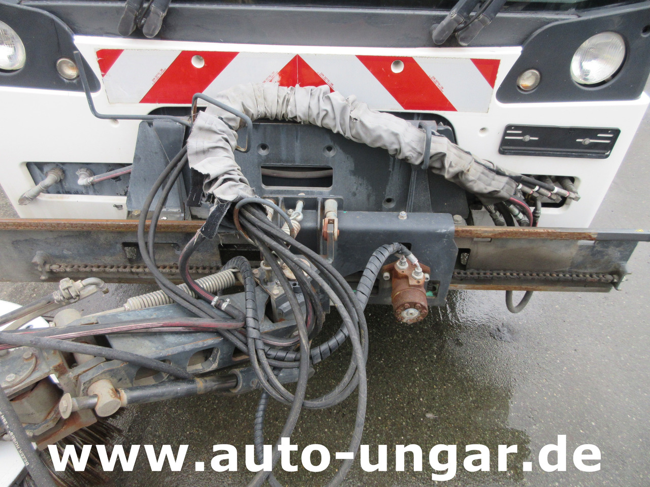 Aebi MFH 5500 Baujahr 2012 Euro 5 Kehrmaschine mit Hochentleerung - Barredora vial: foto 4 Aebi MFH 5500 Baujahr 2012 Euro 5 Kehrmaschine mit Hochentleerung - Barredora vial: foto 4