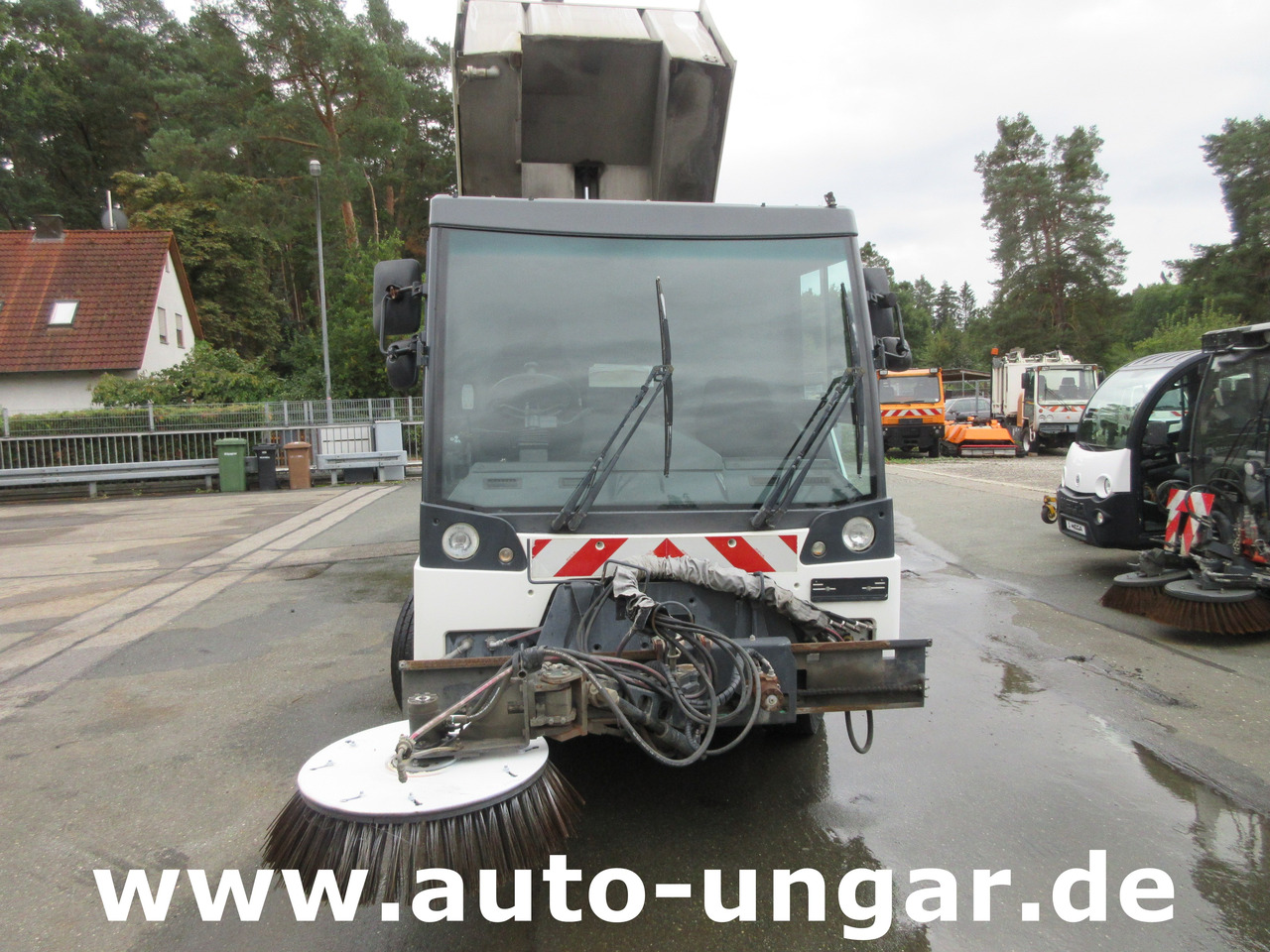 Aebi MFH 5500 Baujahr 2012 Euro 5 Kehrmaschine mit Hochentleerung - Barredora vial: foto 2 Aebi MFH 5500 Baujahr 2012 Euro 5 Kehrmaschine mit Hochentleerung - Barredora vial: foto 2