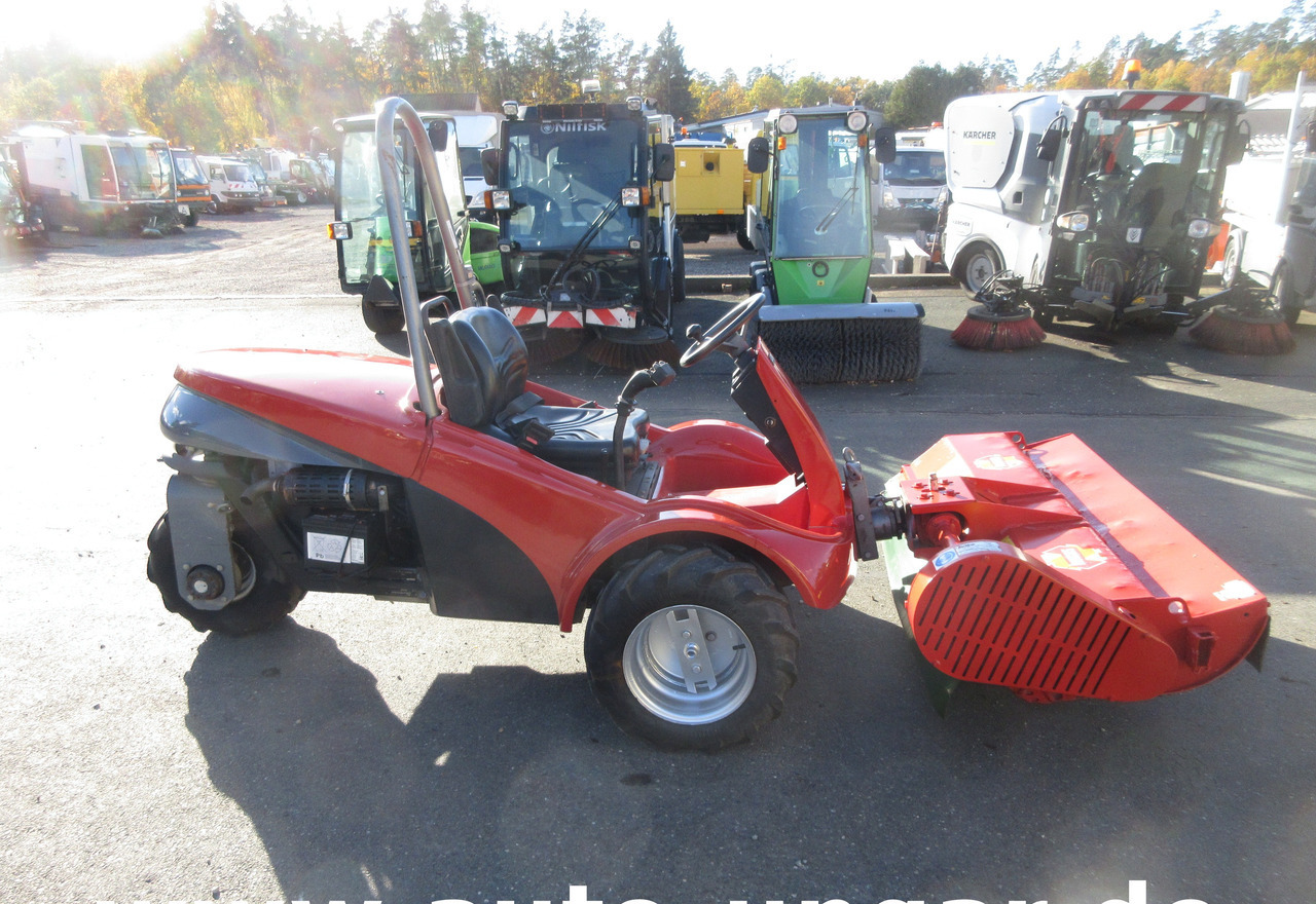 Aebi TerraCut TC07 Hangmäher 3x3 mit Humus Mulcher - Desbrozadora de brazo: foto 5 Aebi TerraCut TC07 Hangmäher 3x3 mit Humus Mulcher - Desbrozadora de brazo: foto 5