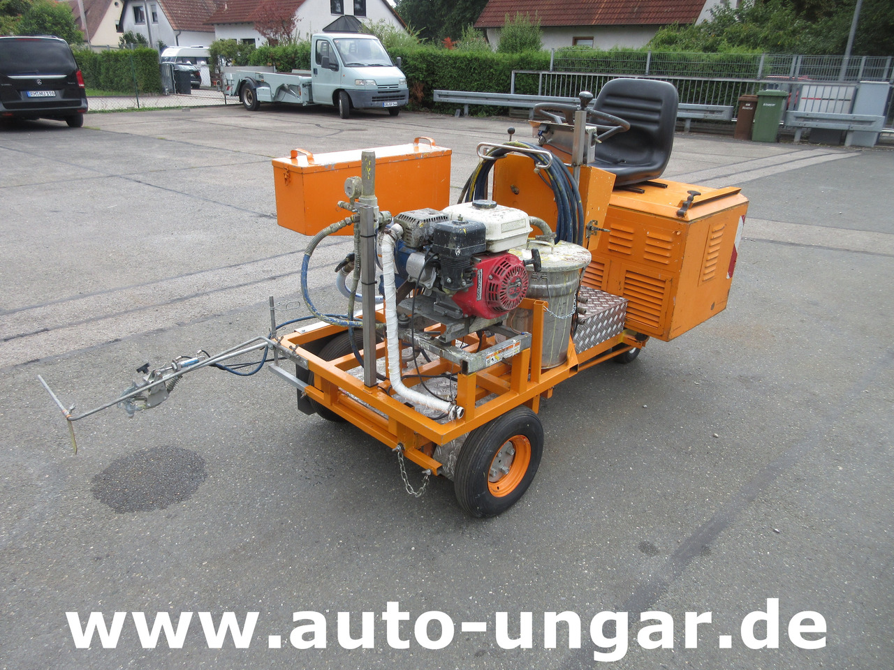 Graco LineLazer II 5900 auf Zindel VarioZet Linedriver Perlstreuer + Airless-Farb-Spritze Hofmann - Construcción de carreteras: foto 2 Graco LineLazer II 5900 auf Zindel VarioZet Linedriver Perlstreuer + Airless-Farb-Spritze Hofmann - Construcción de carreteras: foto 2