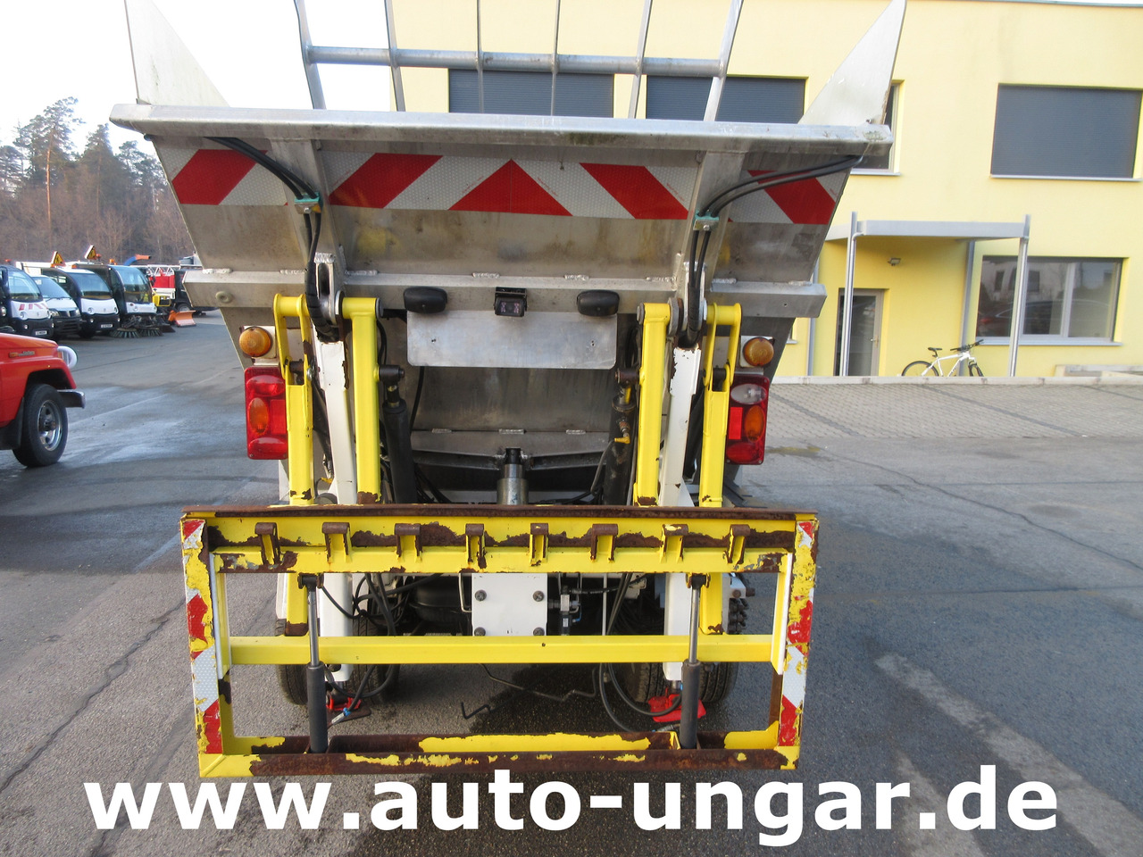Piaggio Maxxi D120 Diesel Müllwagen Bj. 2012 BOM Garbage Truck °1067 - Camión de basura: foto 4 Piaggio Maxxi D120 Diesel Müllwagen Bj. 2012 BOM Garbage Truck °1067 - Camión de basura: foto 4