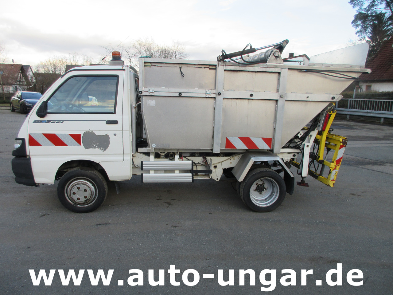 Piaggio Porter Maxxi D120 Müllwagen 3.5m³ Lifter Presse - Ersatzteilträger - Camión de basura: foto 4 Piaggio Porter Maxxi D120 Müllwagen 3.5m³ Lifter Presse - Ersatzteilträger - Camión de basura: foto 4