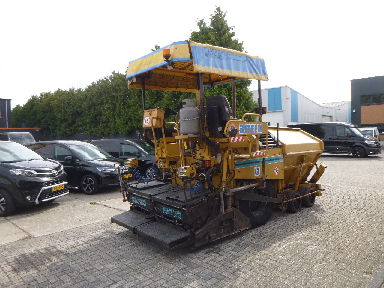 CATERPILLAR BB730 - Pavimentadora de asfalto: foto 4 CATERPILLAR BB730 - Pavimentadora de asfalto: foto 4