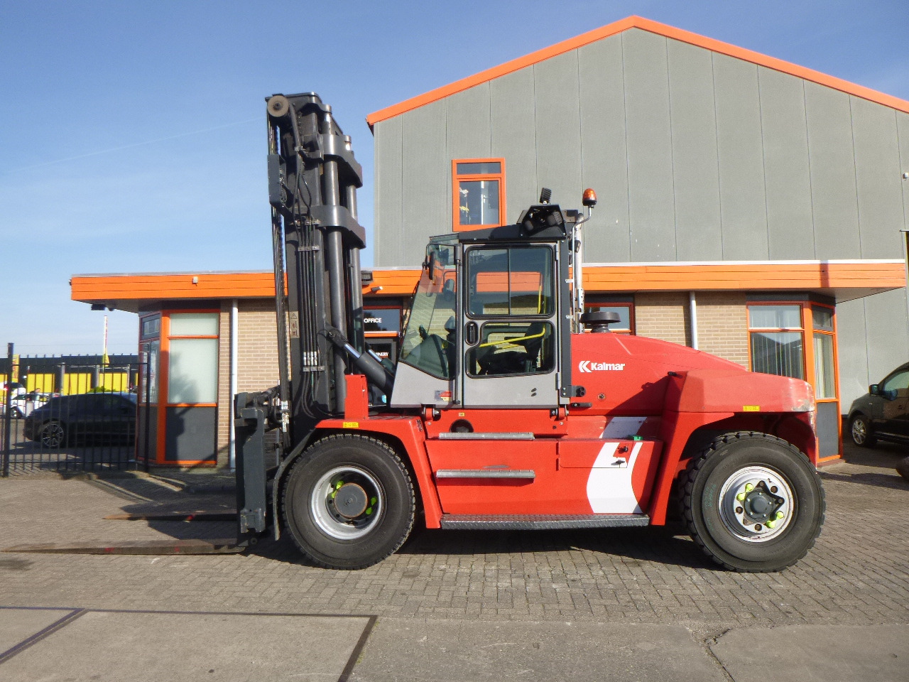 KALMAR DCG140-6 - Carretilla elevadora diésel: foto 5 KALMAR DCG140-6 - Carretilla elevadora diésel: foto 5