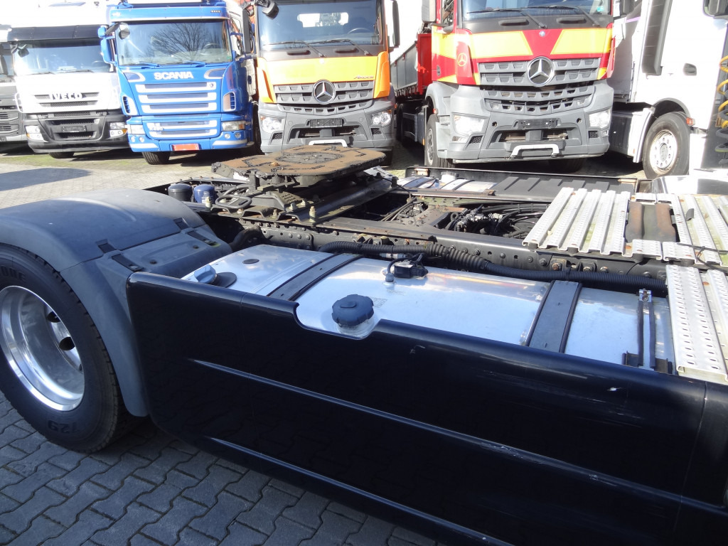 Cabeza tractora MAN TGX 18.680 V8: foto 15