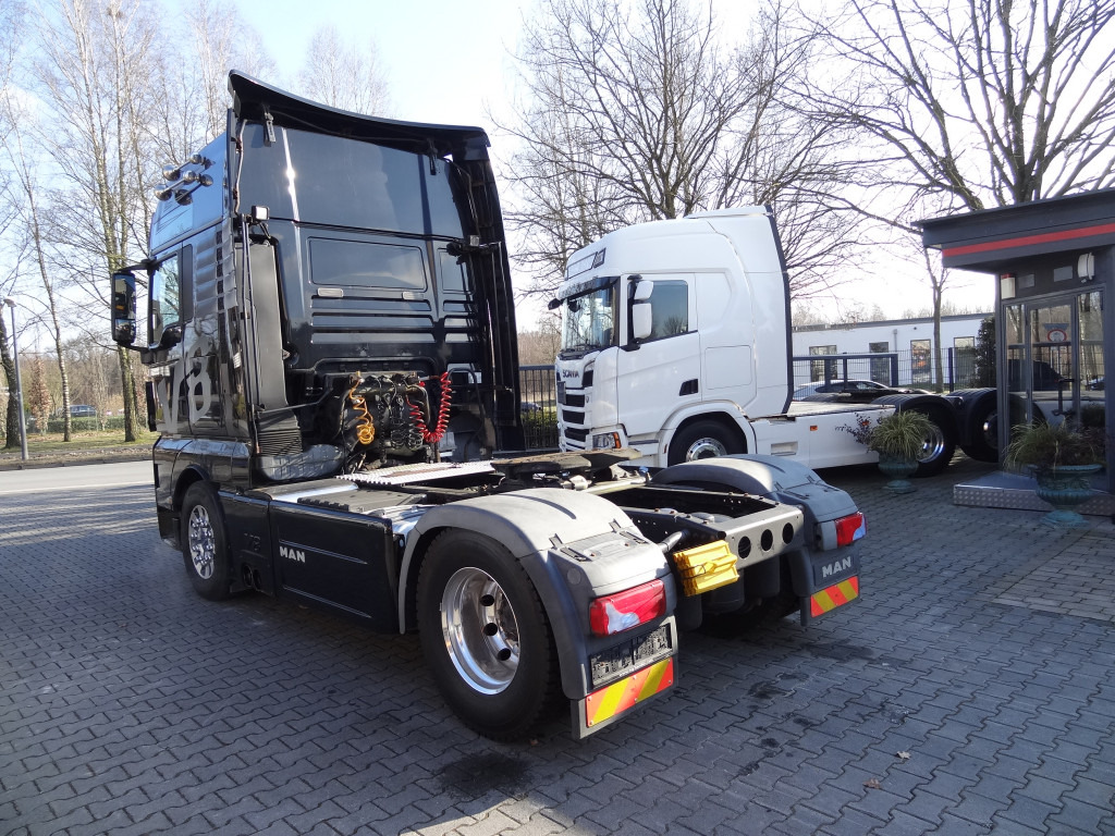 Cabeza tractora MAN TGX 18.680 V8: foto 12
