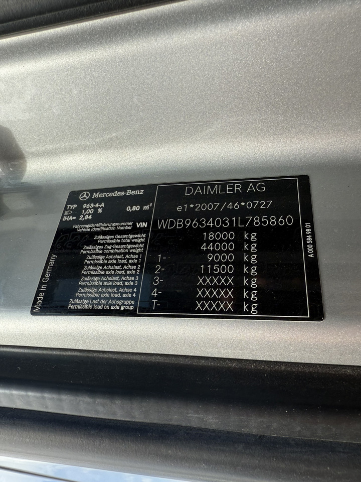 Mercedes-Benz Actros 1842LS Kran HMF 2020 bis 18 Meter - Cabeza tractora: foto 4 Mercedes-Benz Actros 1842LS Kran HMF 2020 bis 18 Meter - Cabeza tractora: foto 4