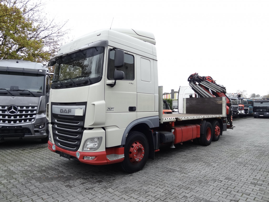 Daf XF440 6X2 Fassi 235 mit Jib bis 24.50 Meter - Camión caja abierta, Camión grúa: foto 1 Daf XF440 6X2 Fassi 235 mit Jib bis 24.50 Meter - Camión caja abierta, Camión grúa: foto 1