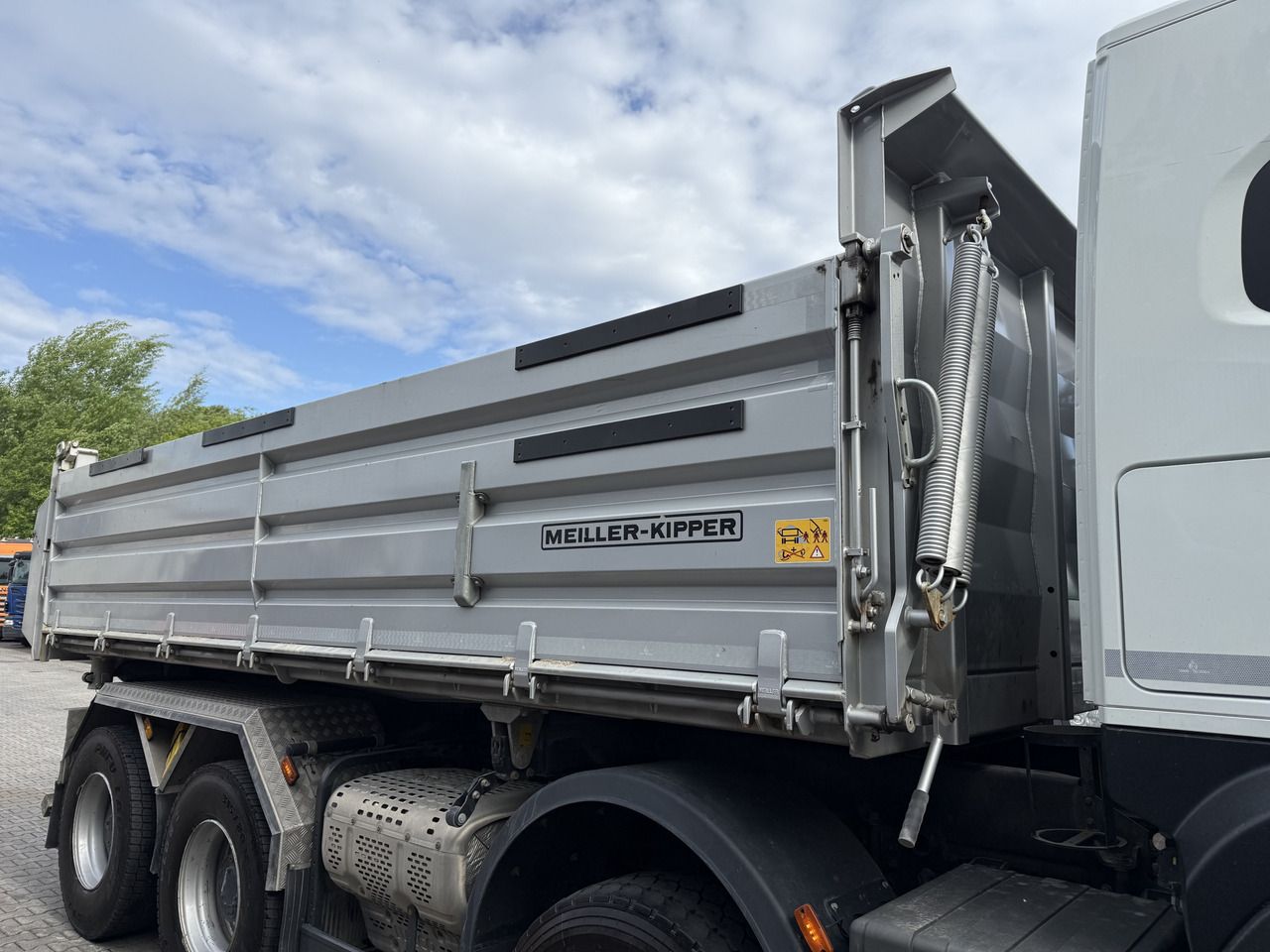 Iveco T-Way 510 / AT410T51 8X4 Meiller - Volquete camión: foto 2 Iveco T-Way 510 / AT410T51 8X4 Meiller - Volquete camión: foto 2