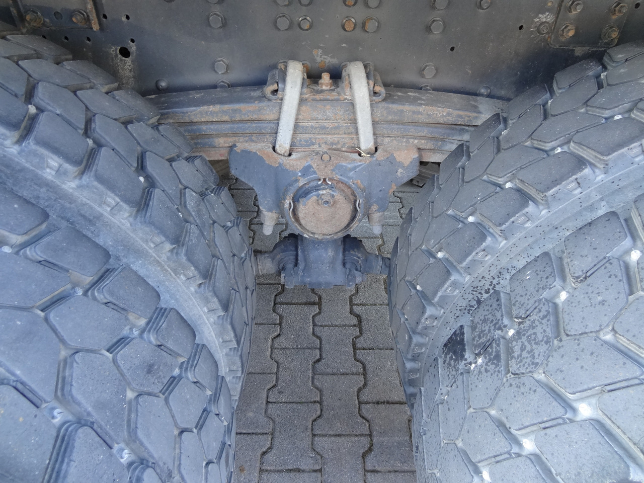 Volquete camión, Camión grúa Iveco Trakker AD340T41 8X4 Kipper Kran Palfinger 23002: foto 14