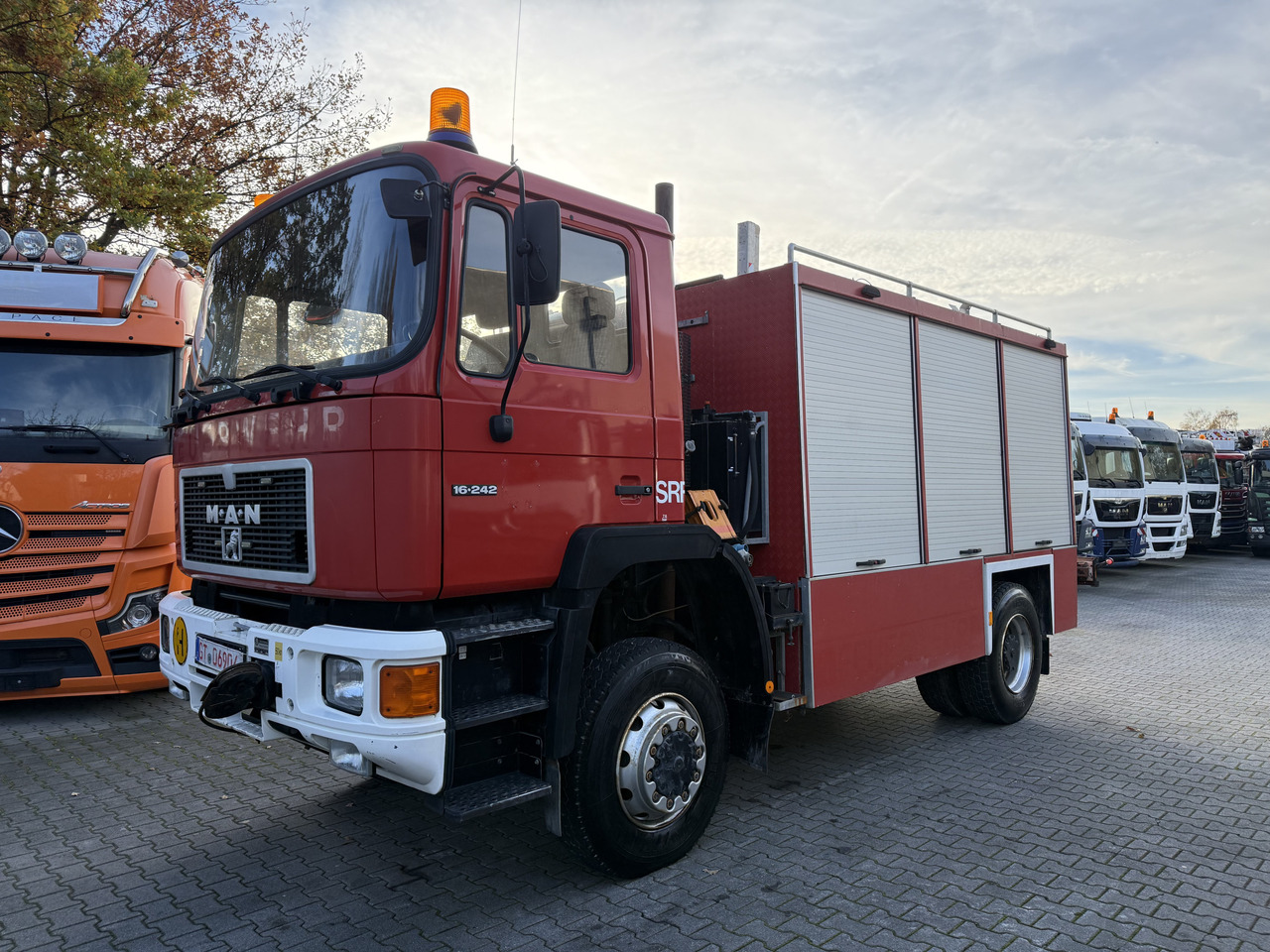 MAN F90 16.242 4X4 / Feuerwehr - Chasis camión: foto 1 MAN F90 16.242 4X4 / Feuerwehr - Chasis camión: foto 1