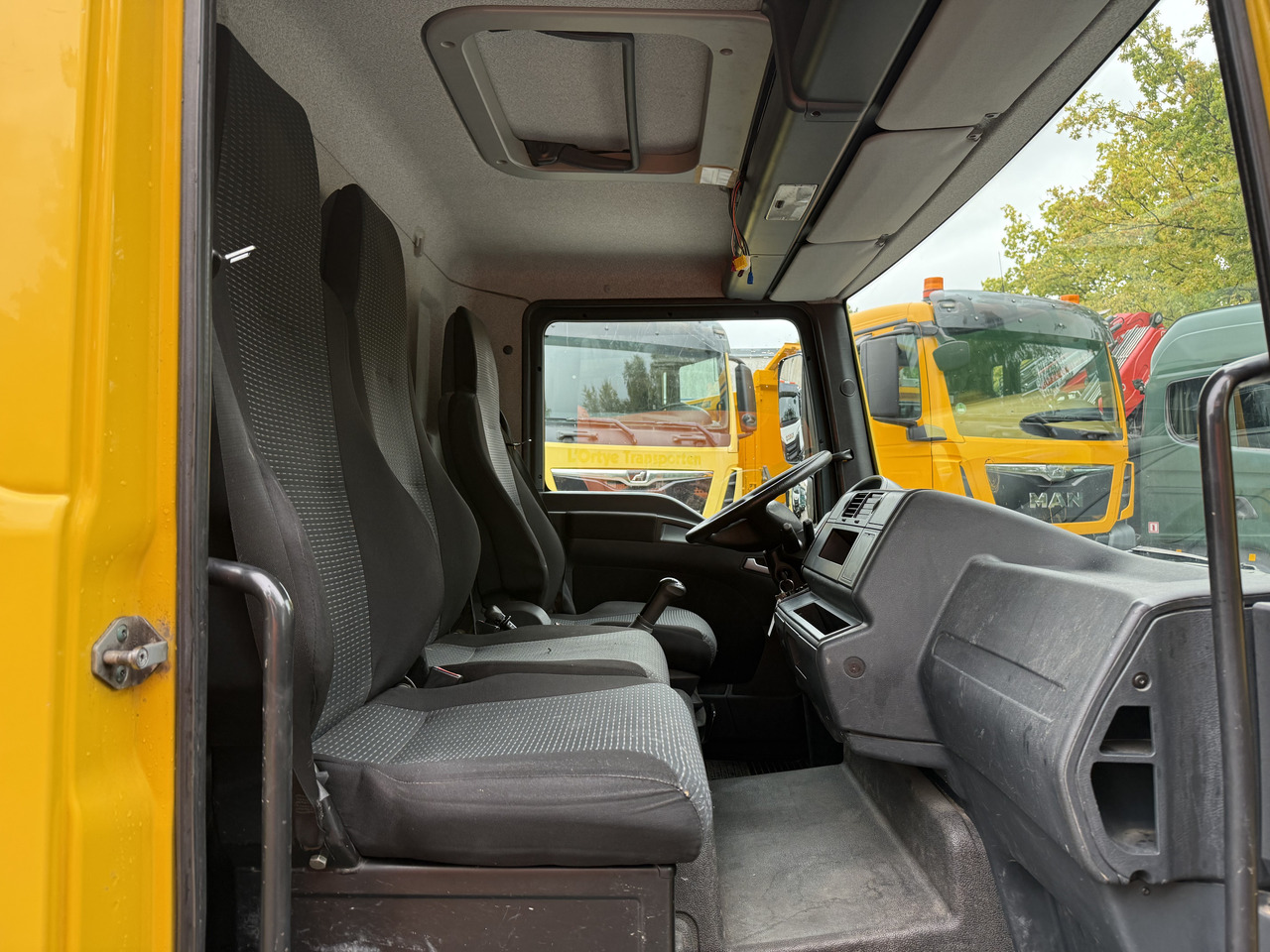 MAN TGL 8.180 BB - Camión caja abierta: foto 5 MAN TGL 8.180 BB - Camión caja abierta: foto 5