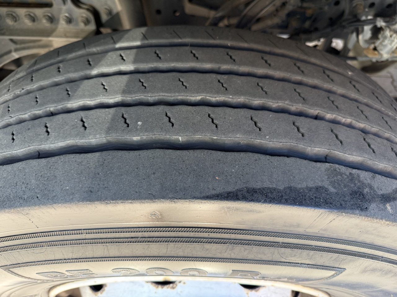 Mercedes-Benz Actros 1827 Kran Palfinger PK 9002 - Camión grúa, Camión lona: foto 2 Mercedes-Benz Actros 1827 Kran Palfinger PK 9002 - Camión grúa, Camión lona: foto 2