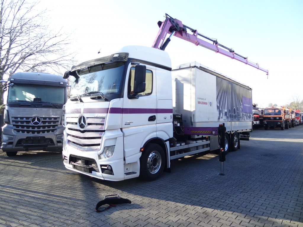 Mercedes-Benz Actros 2545 6X2 HIAB 166 bis 19 Meter - Camión grúa, Camión lona: foto 1 Mercedes-Benz Actros 2545 6X2 HIAB 166 bis 19 Meter - Camión grúa, Camión lona: foto 1