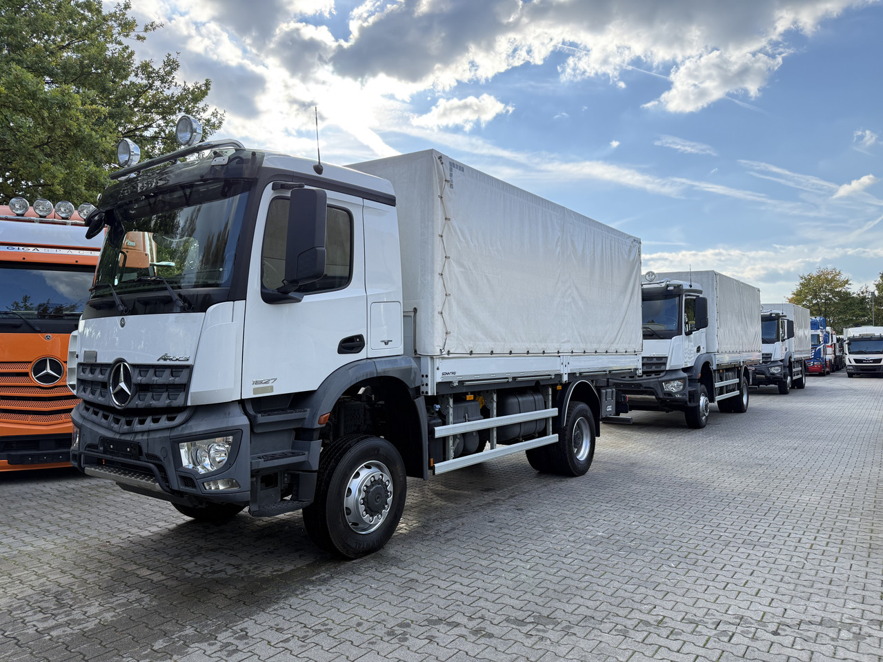 Mercedes-Benz Arocs 1827 AK 4X4 Ex- - Chasis camión: foto 1 Mercedes-Benz Arocs 1827 AK 4X4 Ex- - Chasis camión: foto 1