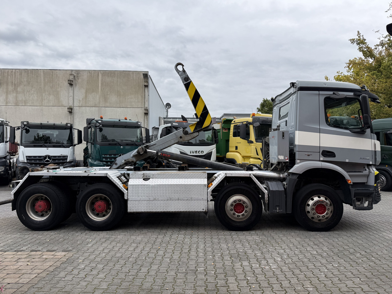 Multibasculante camión Mercedes-Benz Arocs 3245 K 8X4 Haken: foto 9