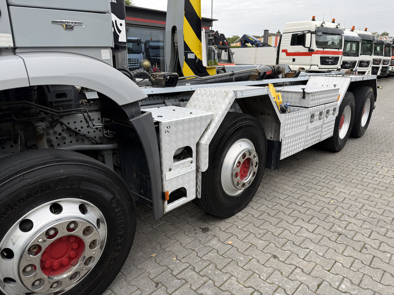 Mercedes-Benz Arocs 3245 K 8X4 Haken - Multibasculante camión: foto 2 Mercedes-Benz Arocs 3245 K 8X4 Haken - Multibasculante camión: foto 2
