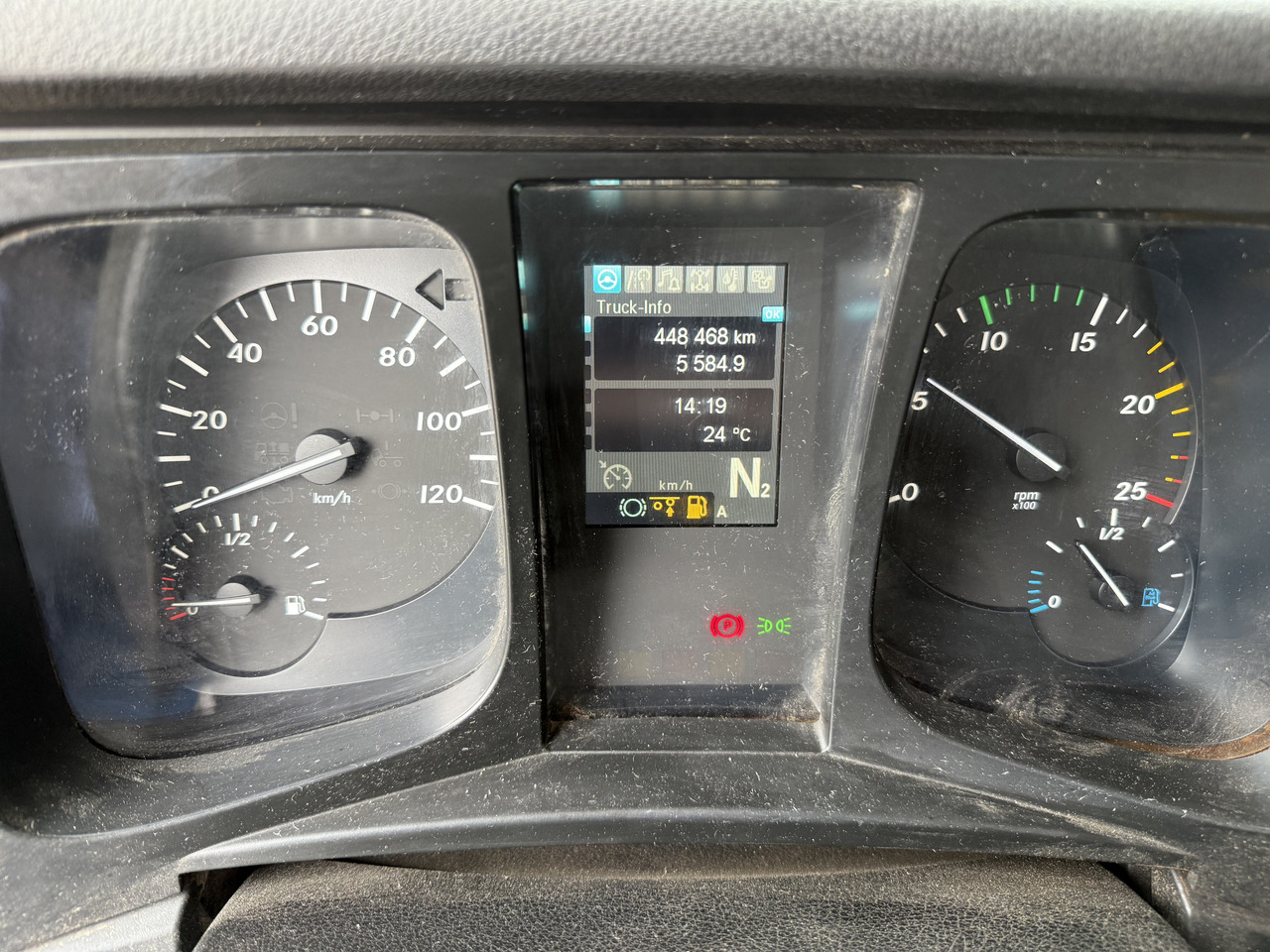 Mercedes-Benz Arocs 3251 8X4 Haken mit Kran HMF 2620 K5 - Multibasculante camión, Camión grúa: foto 5 Mercedes-Benz Arocs 3251 8X4 Haken mit Kran HMF 2620 K5 - Multibasculante camión, Camión grúa: foto 5