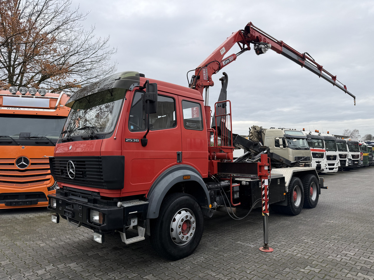 Mercedes-Benz SK 2538 6X4 Haken Kran/ Oldtimer/ Feuerwehr - Multibasculante camión, Camión grúa: foto 1 Mercedes-Benz SK 2538 6X4 Haken Kran/ Oldtimer/ Feuerwehr - Multibasculante camión, Camión grúa: foto 1