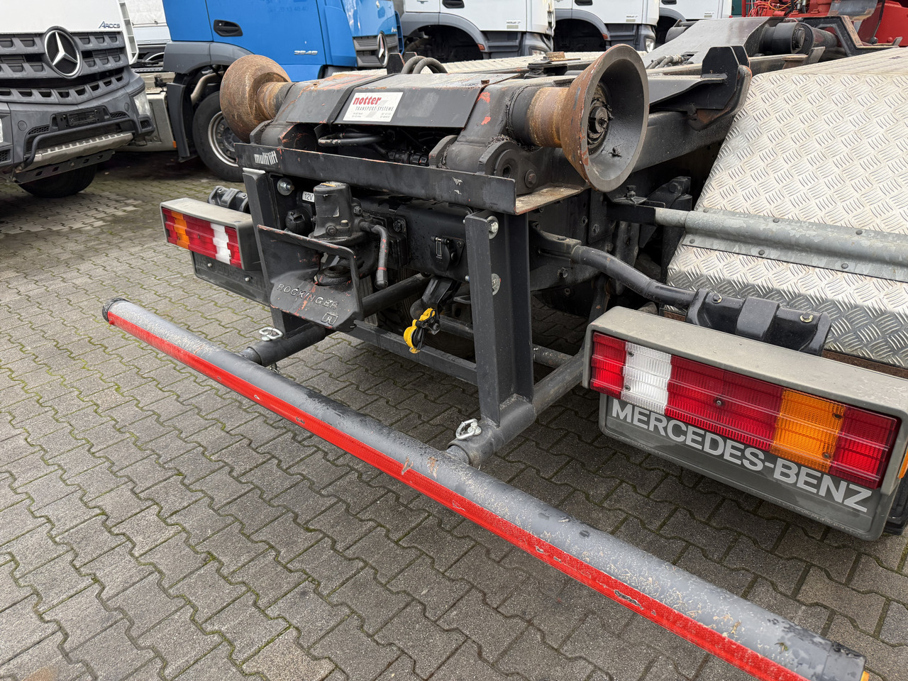 Mercedes-Benz SK 2538 6X4 Haken Kran/ Oldtimer/ Feuerwehr - Multibasculante camión, Camión grúa: foto 4 Mercedes-Benz SK 2538 6X4 Haken Kran/ Oldtimer/ Feuerwehr - Multibasculante camión, Camión grúa: foto 4