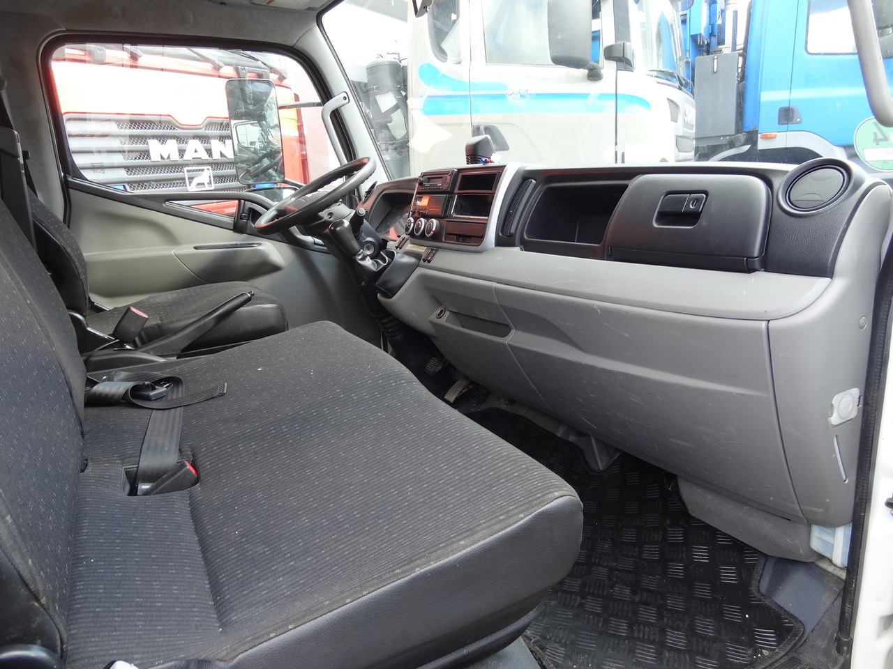 Mitsubishi Fuso 7C18 Meiller - Volquete camión: foto 5 Mitsubishi Fuso 7C18 Meiller - Volquete camión: foto 5