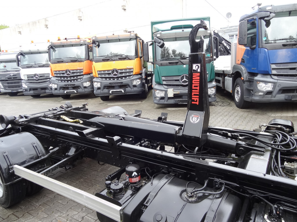 Renault D180.75 Haken Multilift - Multibasculante camión: foto 2 Renault D180.75 Haken Multilift - Multibasculante camión: foto 2