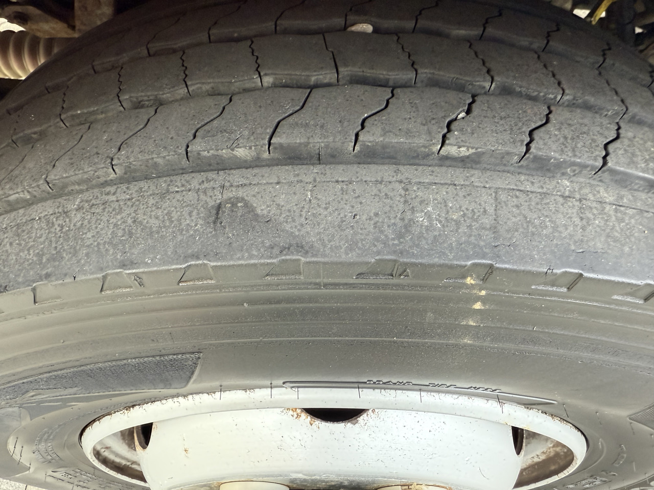 Renault Midlum 180.10 DoKa - Camión caja cerrada: foto 3 Renault Midlum 180.10 DoKa - Camión caja cerrada: foto 3