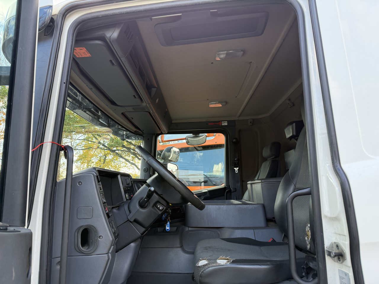 Scania P280 6X2*4 - Chasis camión: foto 4 Scania P280 6X2*4 - Chasis camión: foto 4