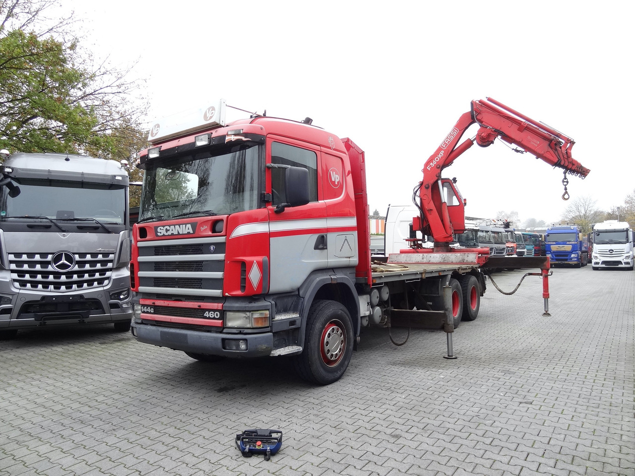 Scania R144 460 6X4 Fassi 360 bis 25 Meter - Camión caja abierta, Camión grúa: foto 1 Scania R144 460 6X4 Fassi 360 bis 25 Meter - Camión caja abierta, Camión grúa: foto 1