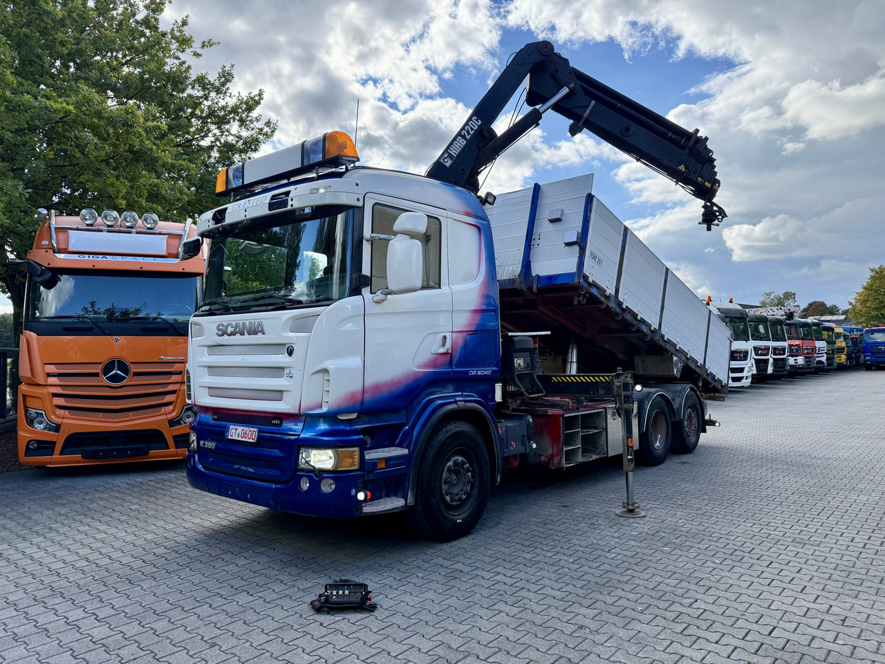 Scania R380 6X2*4 Kipper mit Kran HIAB 220 - Volquete camión, Camión grúa: foto 1 Scania R380 6X2*4 Kipper mit Kran HIAB 220 - Volquete camión, Camión grúa: foto 1