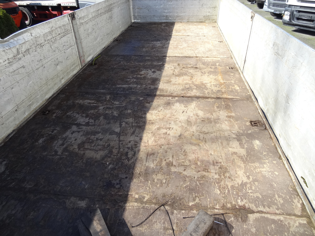 Scania R440 6X2*4 Kran HMF 3000 bis 30 Meter - Camión grúa, Camión caja abierta: foto 3 Scania R440 6X2*4 Kran HMF 3000 bis 30 Meter - Camión grúa, Camión caja abierta: foto 3