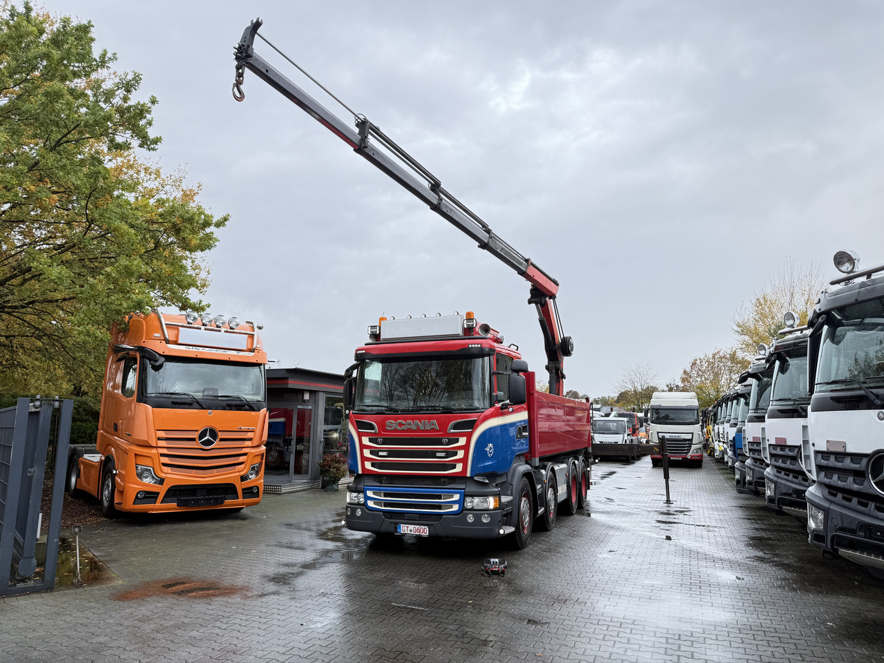 Scania R580 V8 8X4 Kipper Kran Palfinger 22002 - Camión grúa, Volquete camión: foto 2 Scania R580 V8 8X4 Kipper Kran Palfinger 22002 - Camión grúa, Volquete camión: foto 2
