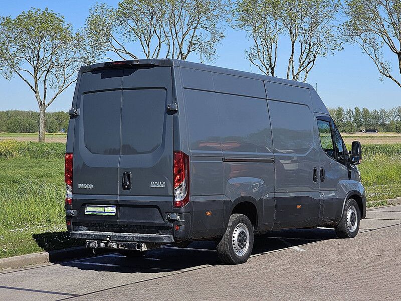 Iveco Daily 35S18 ac automaat EURO6 - Furgón: foto 3 Iveco Daily 35S18 ac automaat EURO6 - Furgón: foto 3