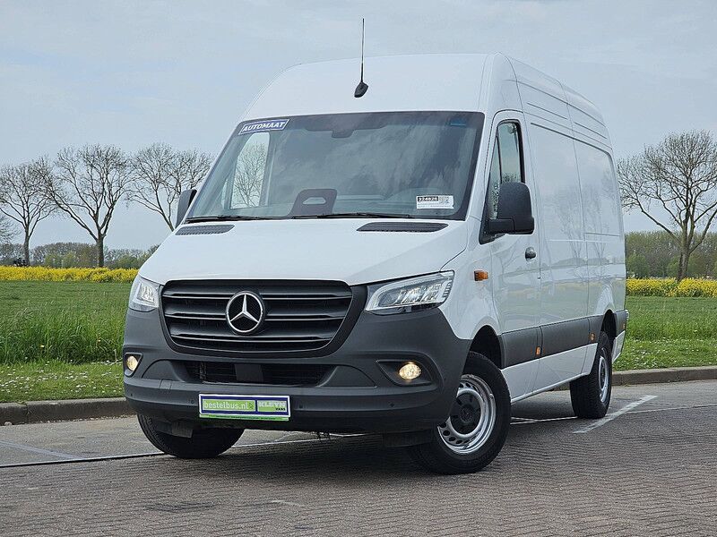 Mercedes-Benz Sprinter 317 L2H2 LED Mbux 10 - Furgón: foto 1 Mercedes-Benz Sprinter 317 L2H2 LED Mbux 10 - Furgón: foto 1