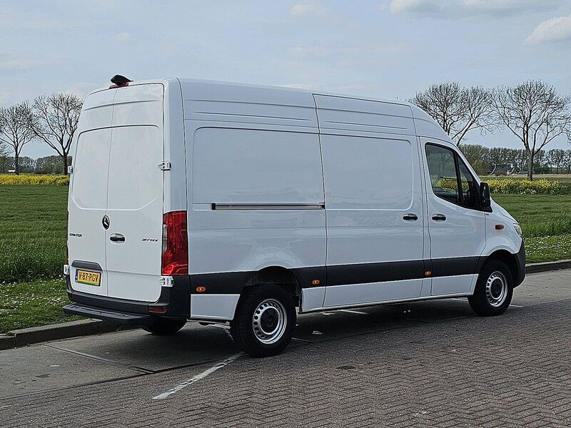 Mercedes-Benz Sprinter 317 L2H2 LED Mbux 10 - Furgón: foto 3 Mercedes-Benz Sprinter 317 L2H2 LED Mbux 10 - Furgón: foto 3