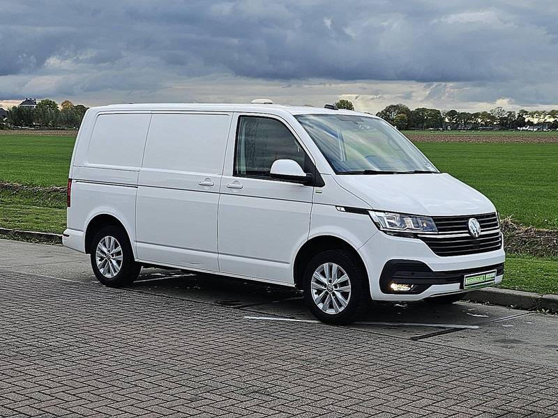 Volkswagen Transporter 2.0 TDI T6.1 L1H1 Euro6 NAP! - Furgoneta pequeña: foto 5 Volkswagen Transporter 2.0 TDI T6.1 L1H1 Euro6 NAP! - Furgoneta pequeña: foto 5