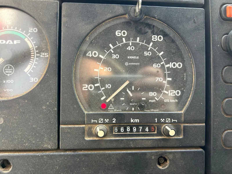 DAF CF75.250 - Portavehículos camión: foto 5 DAF CF75.250 - Portavehículos camión: foto 5