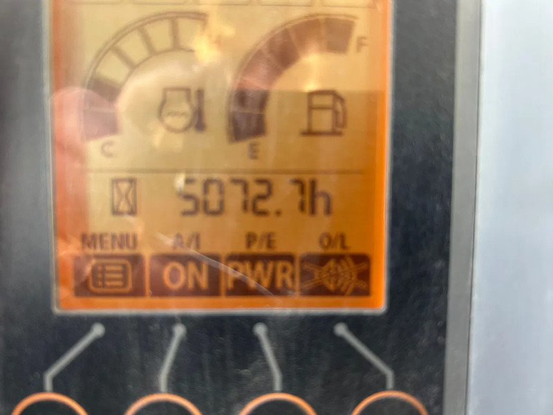 Miniexcavadora Hitachi ZX38U-5A CLR: foto 9