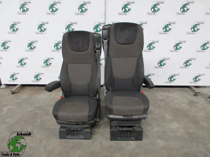 DAF 2104652//2105712// STOELEN SET DAF XF CF EURO 6 RECHTS EN LINKS - Asiento para Camión: foto 1 DAF 2104652//2105712// STOELEN SET DAF XF CF EURO 6 RECHTS EN LINKS - Asiento para Camión: foto 1