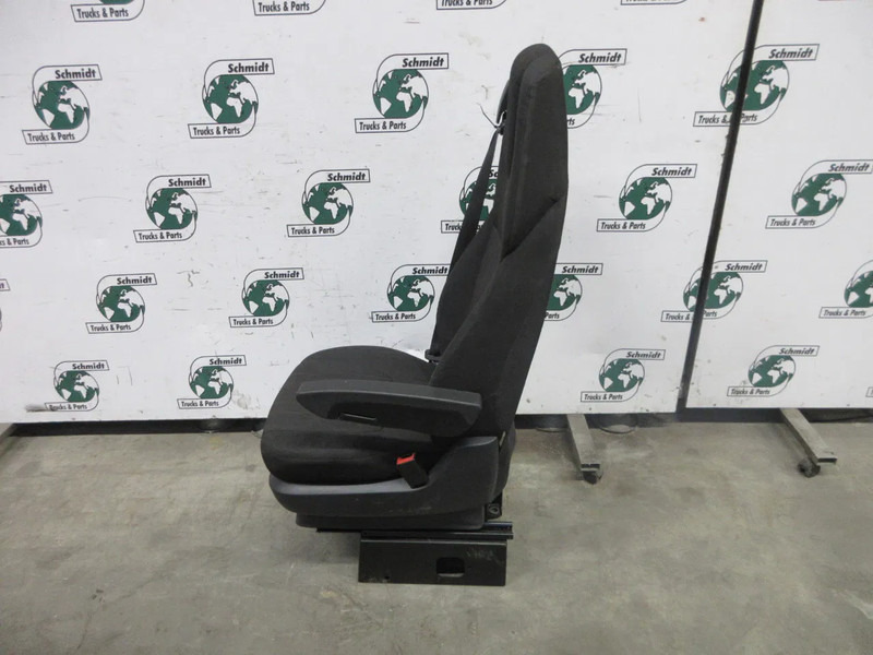 DAF 2104712 BIJRIJDER STOEL DAF XF CF MODEL 2020 NIET LUCHTGEVEERD - Asiento para Camión: foto 4 DAF 2104712 BIJRIJDER STOEL DAF XF CF MODEL 2020 NIET LUCHTGEVEERD - Asiento para Camión: foto 4